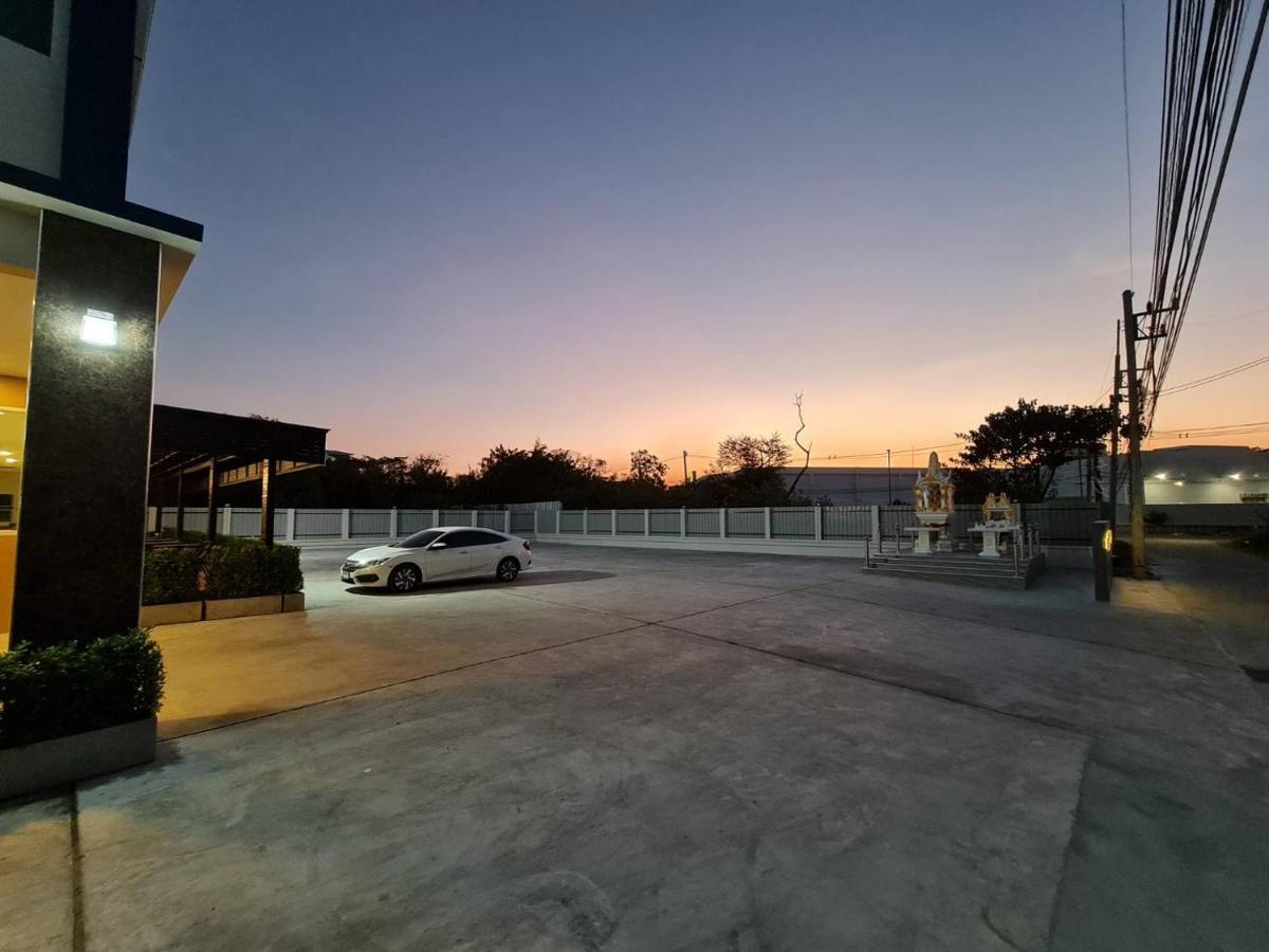 The Charlotte Smart Hotel Lopburi Lop Buri Exterior foto